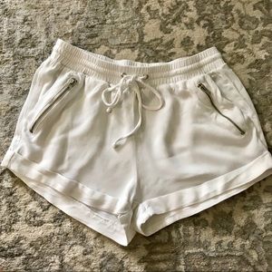 Cute breezy white shorts in size xs.